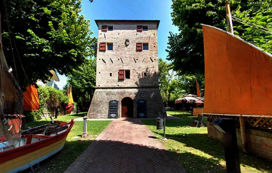 Bagni di cultura a Bellaria: la Torre Saracena Bagni di cultura a Bellaria: la Torre Saracena
