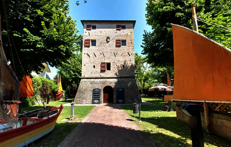 Bagni di cultura a Bellaria: la Torre Saracena